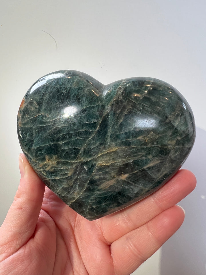 XL Apatite Heart (16) 1lb 9.3oz