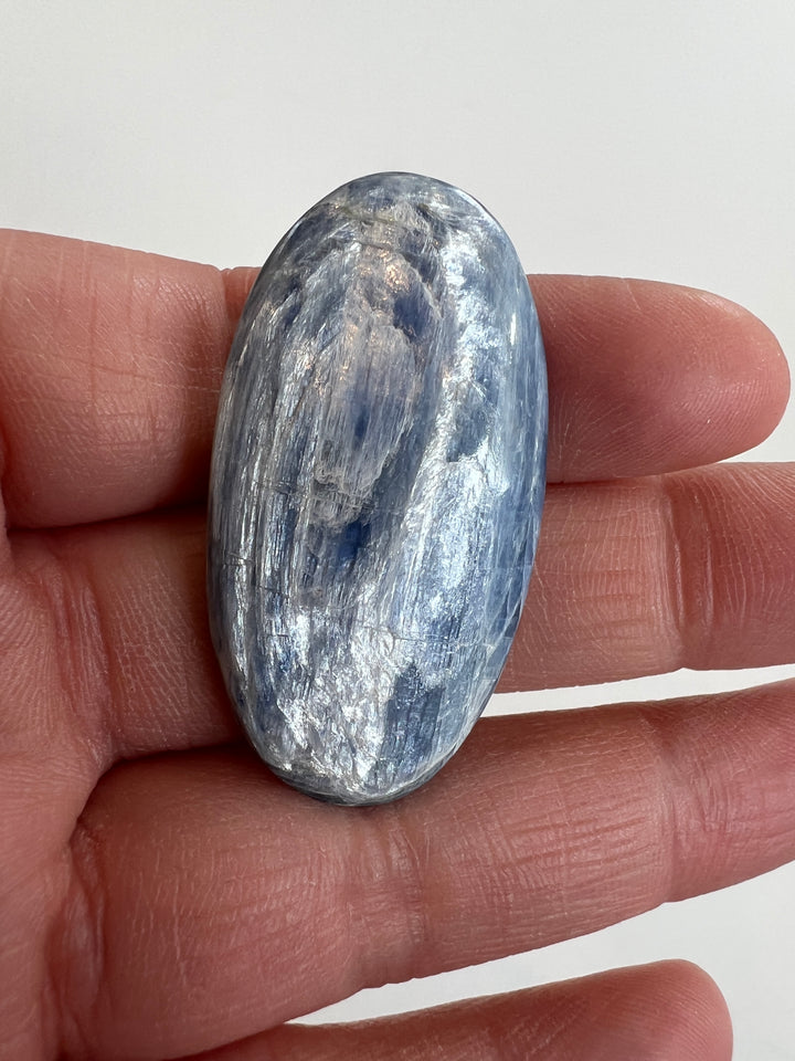 Kyanite Palmstone (9)