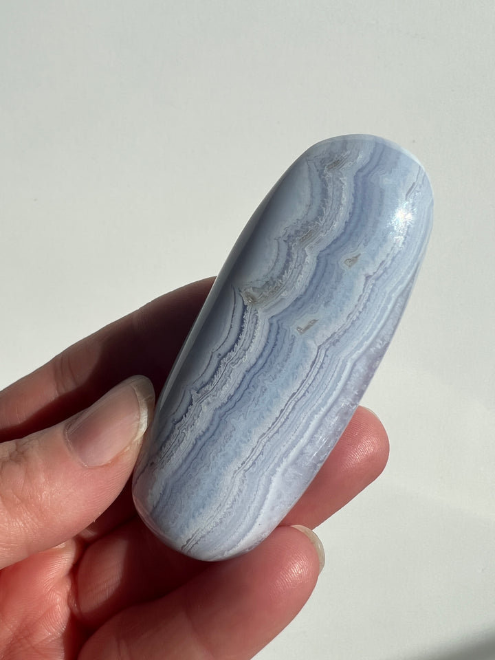 Blue Lace Agate Palmstone (1)