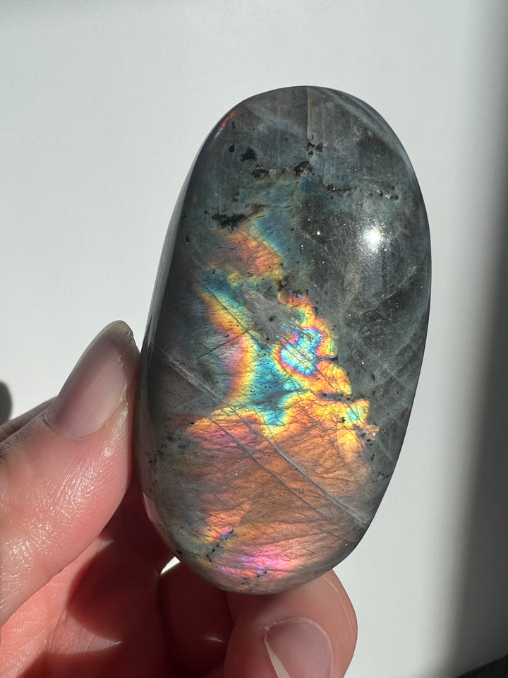 Labradorite Palmstone (2)