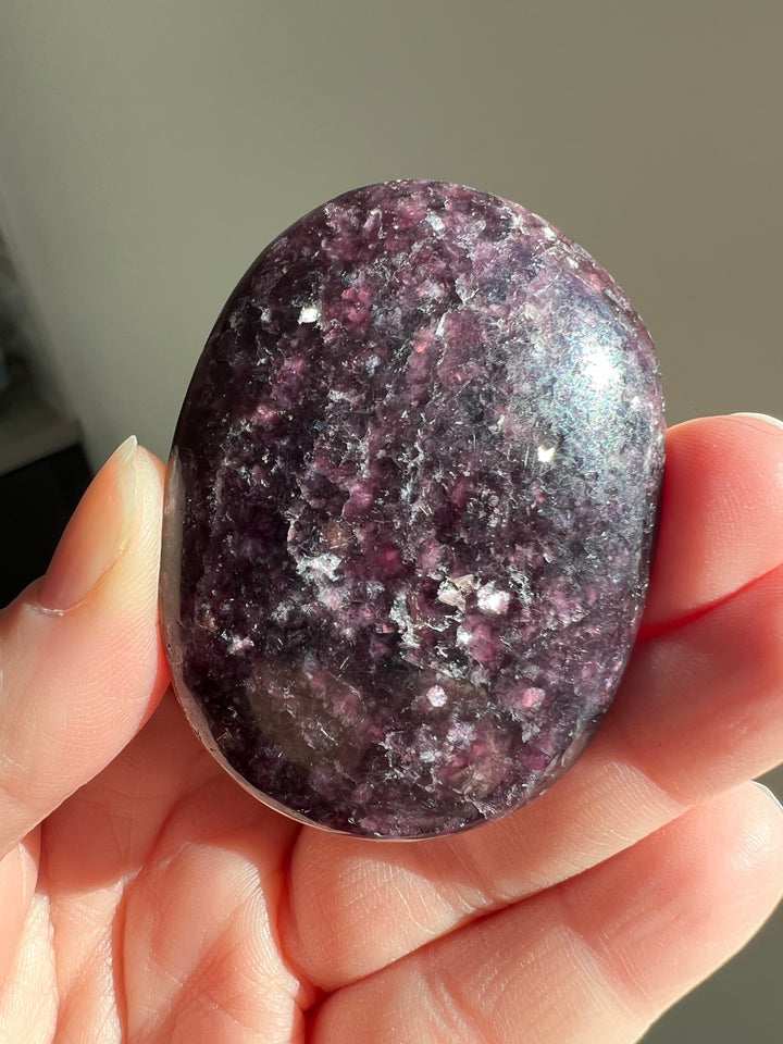 Lepidolite Palmstone 1