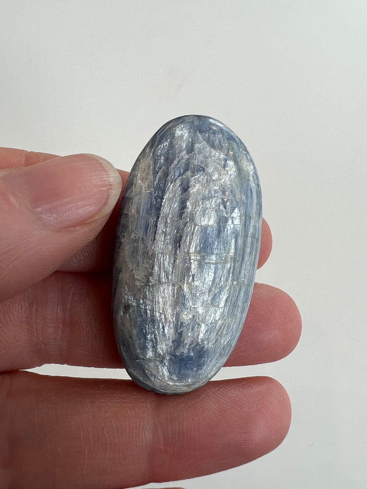 Kyanite Palmstone (9)