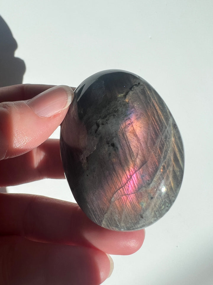 Labradorite Palmstone (17)