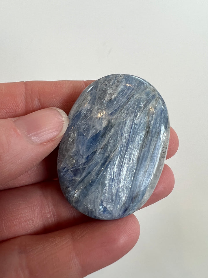 Kyanite Palmstone (2)