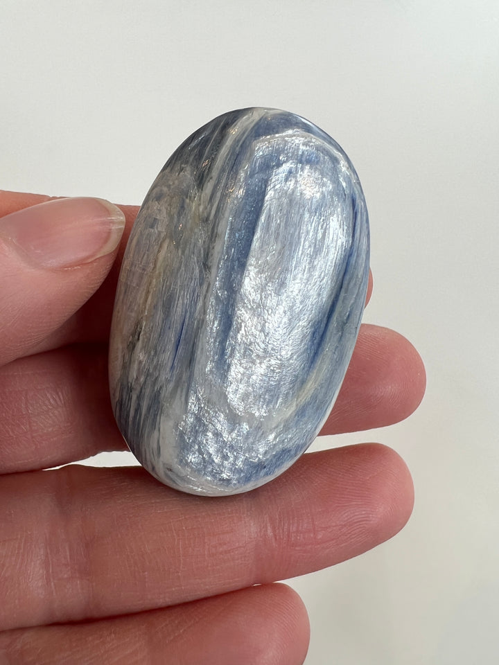 Kyanite Palmstone (3)