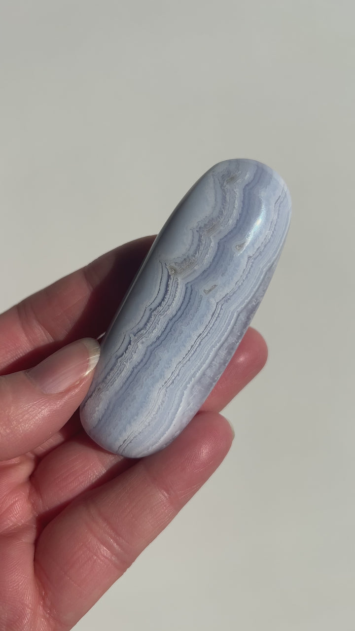 Blue Lace Agate Palmstone (1)