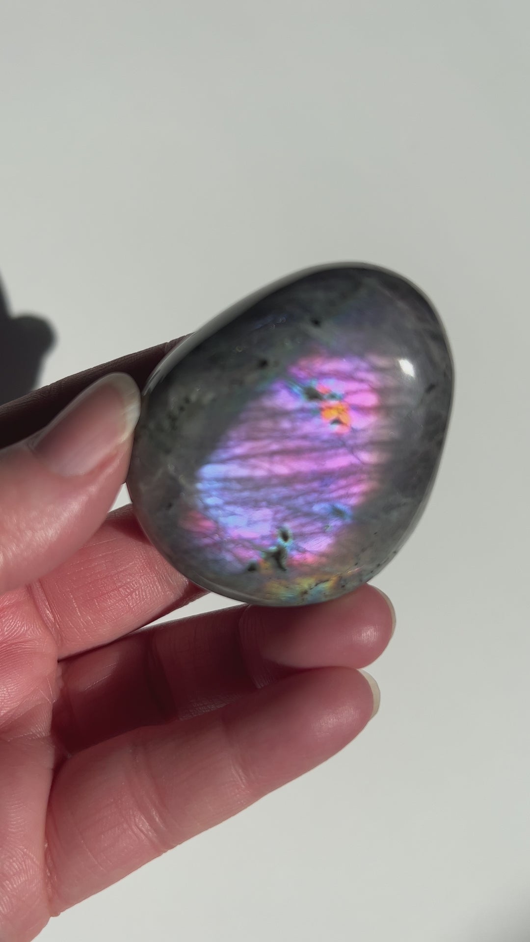 Labradorite Palmstone (12)